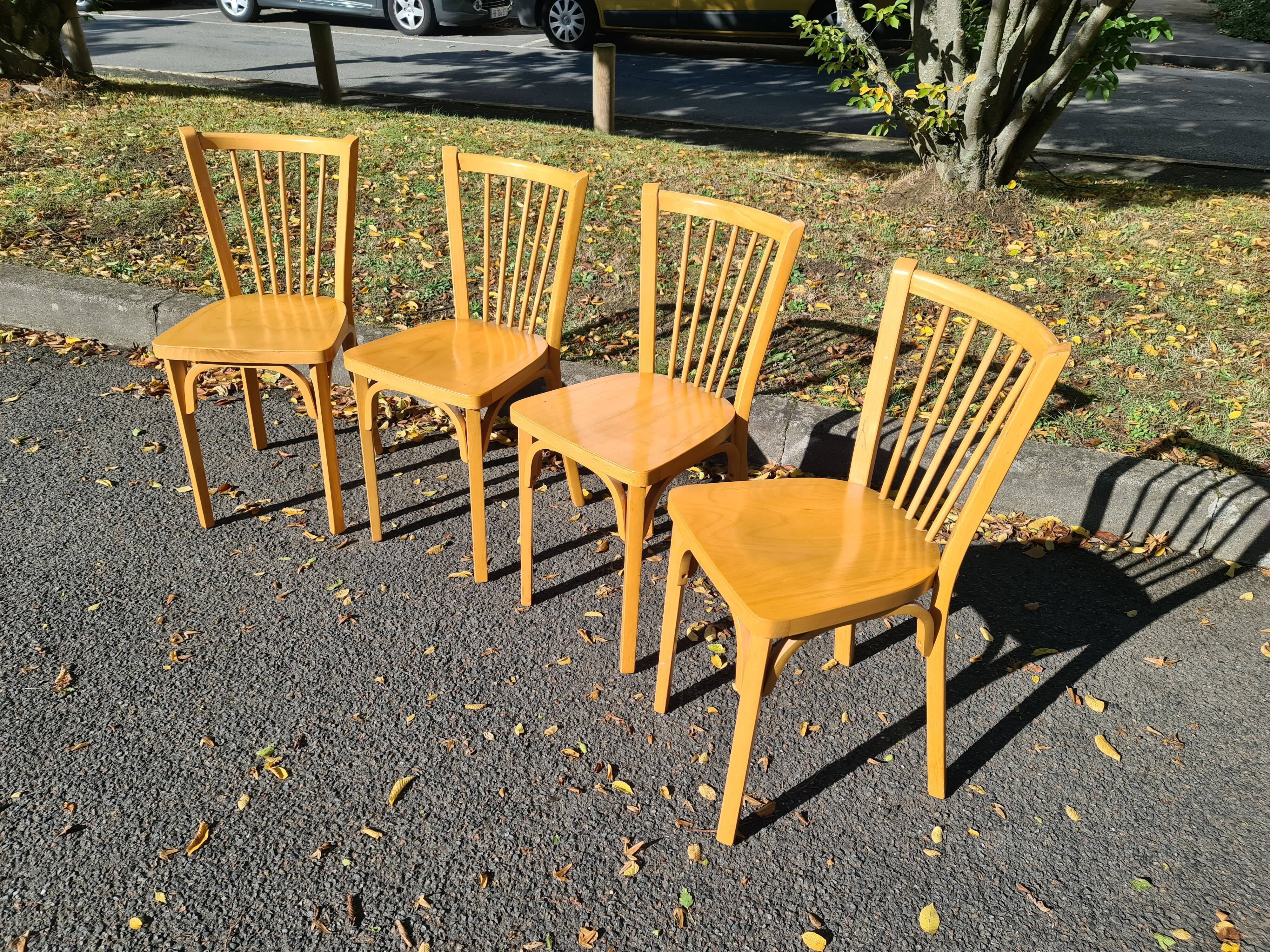 Série de 4 chaises vintage bistrot Baumann 87
