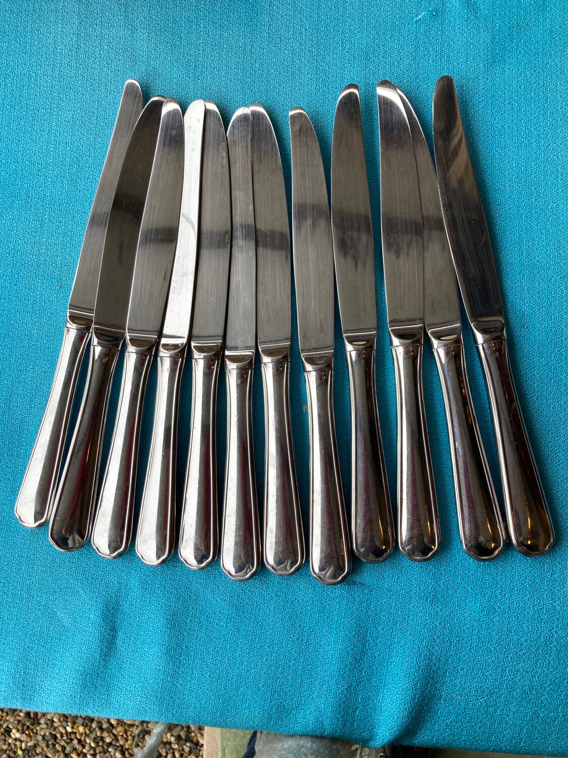 12 knives