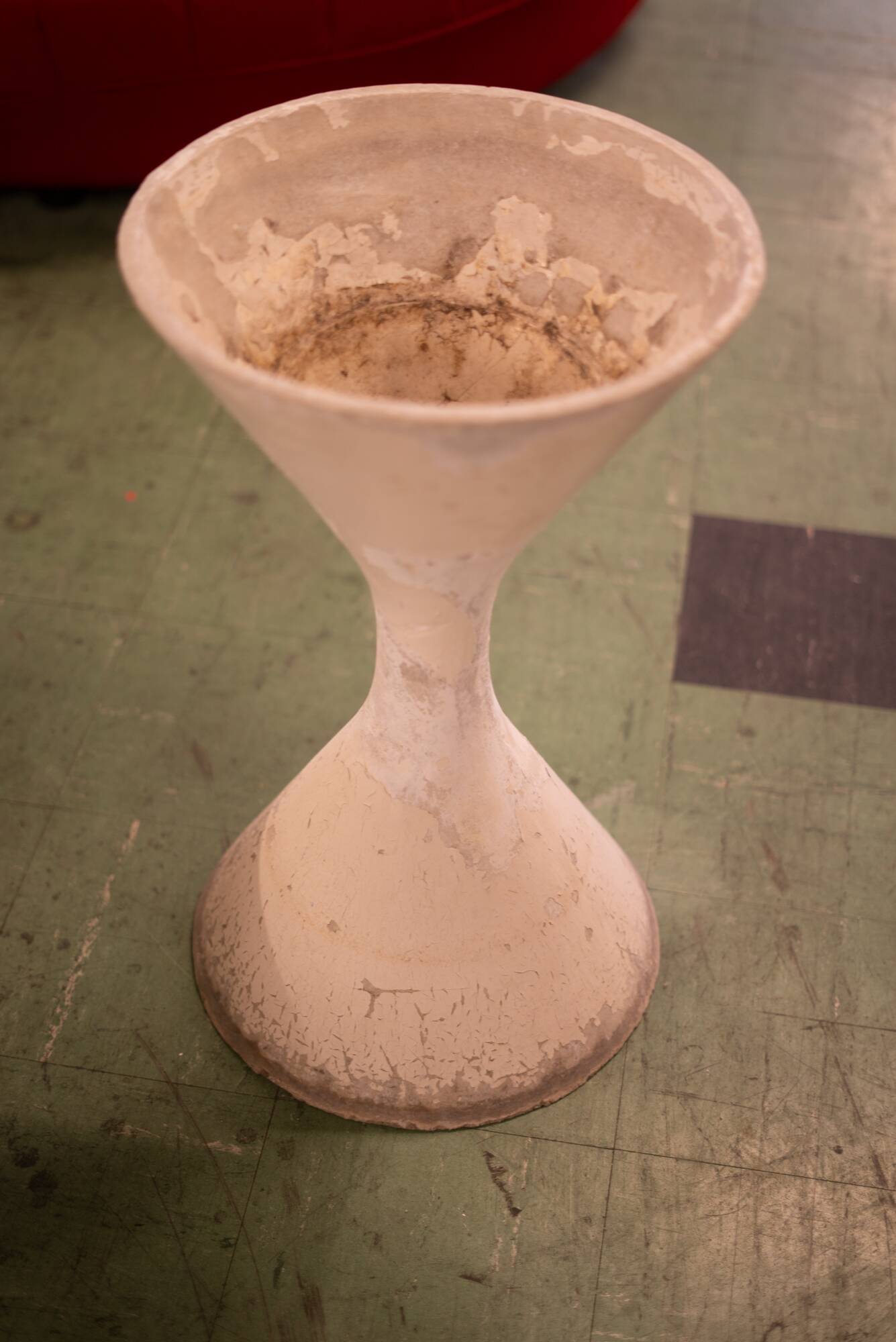 Diabolo planter by Willy Guhl