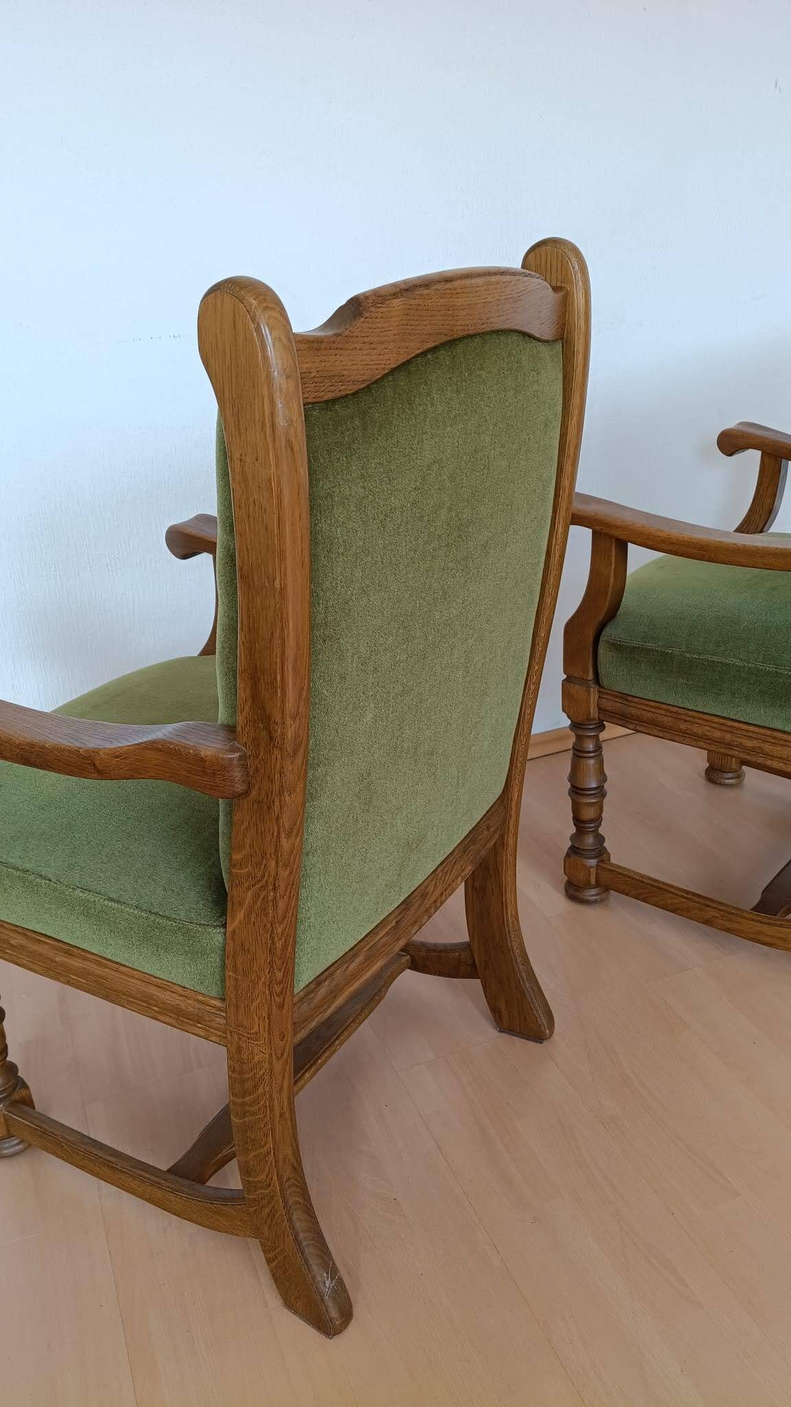Set of 6 Louis XIII chairs in Oak and Moss Green Velvet - Vintage 1970