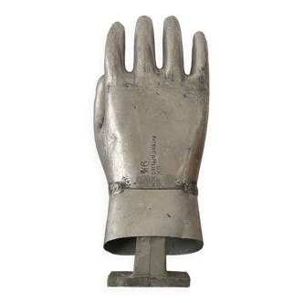 Glove mold