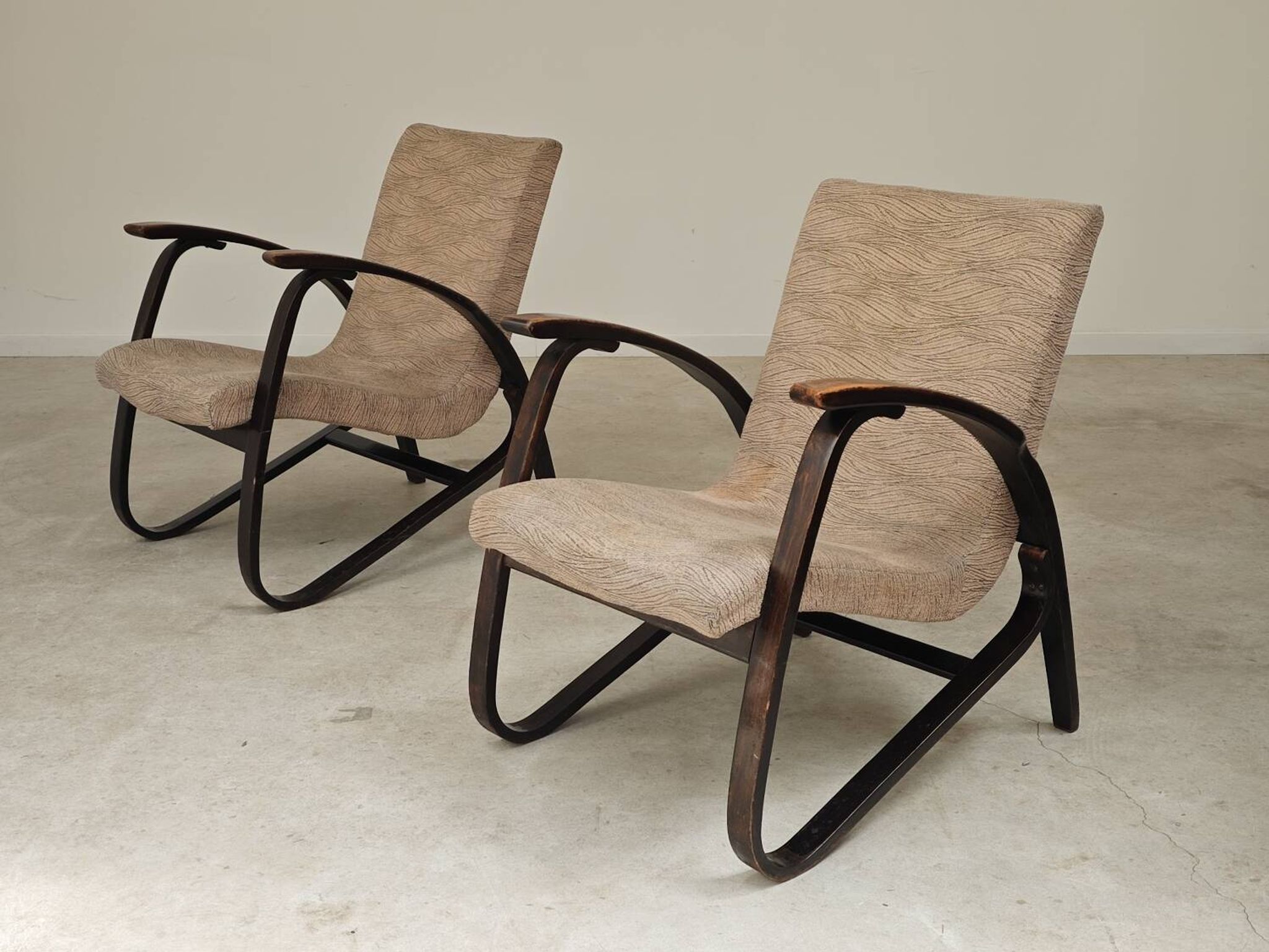 Paire de fauteuils art déco par Jan Vanek 1930