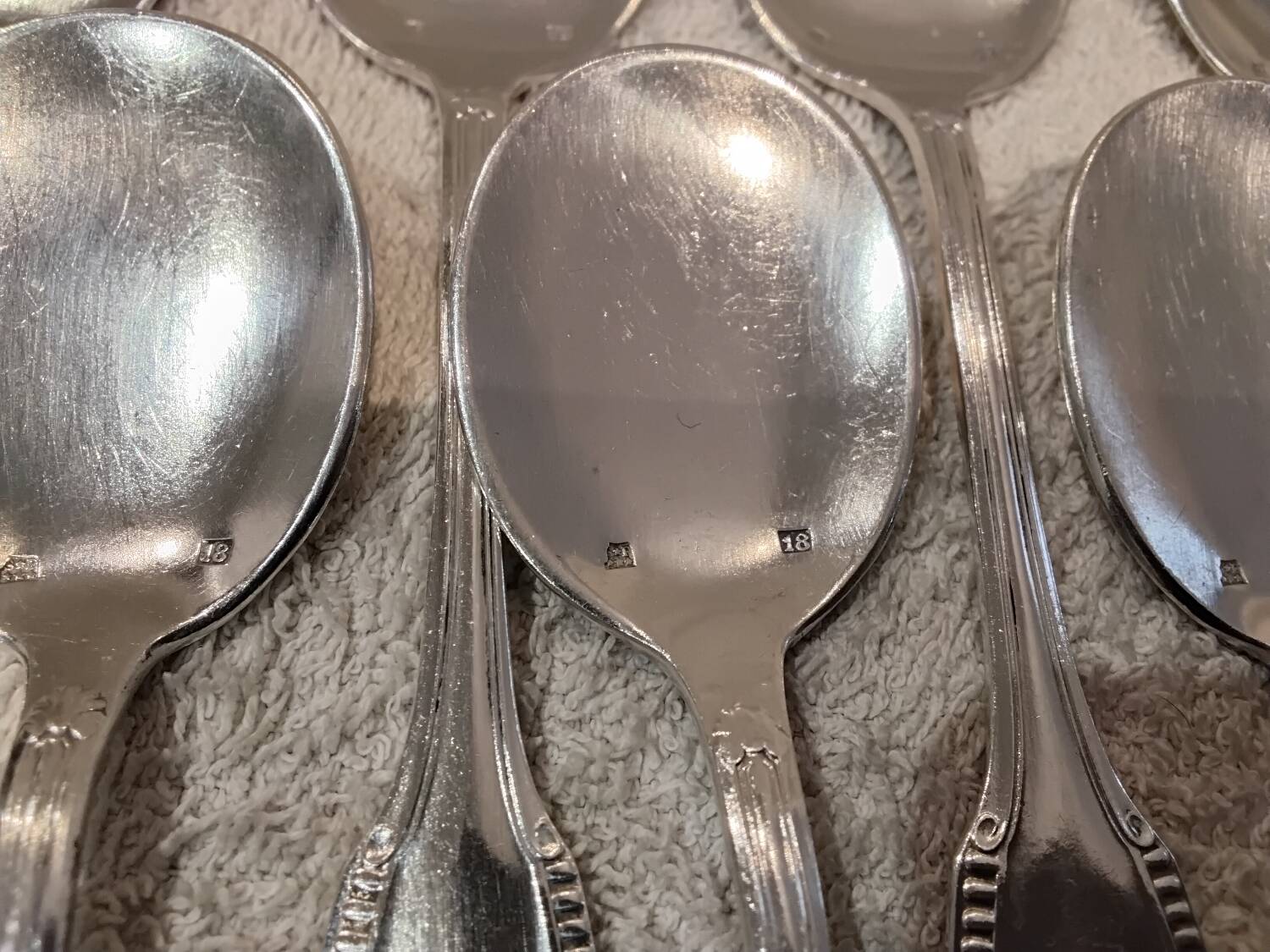 10 silver-plated metal ice scoops, silversmith Saglier Frères, gadroons