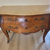 Commode galbés en marqueterie style Louis XV