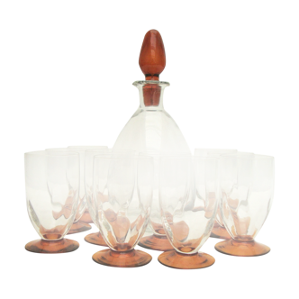 Set of 10 cup and carafe glasses