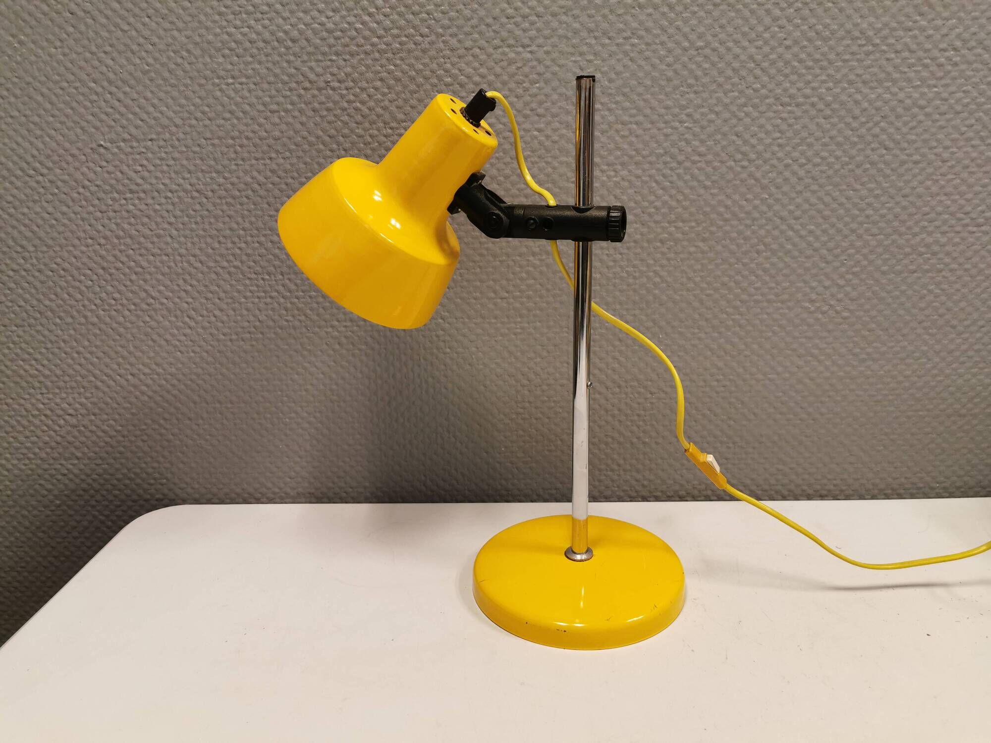 Danish table lamp in beautiful yellow color. Estimated 1980s.