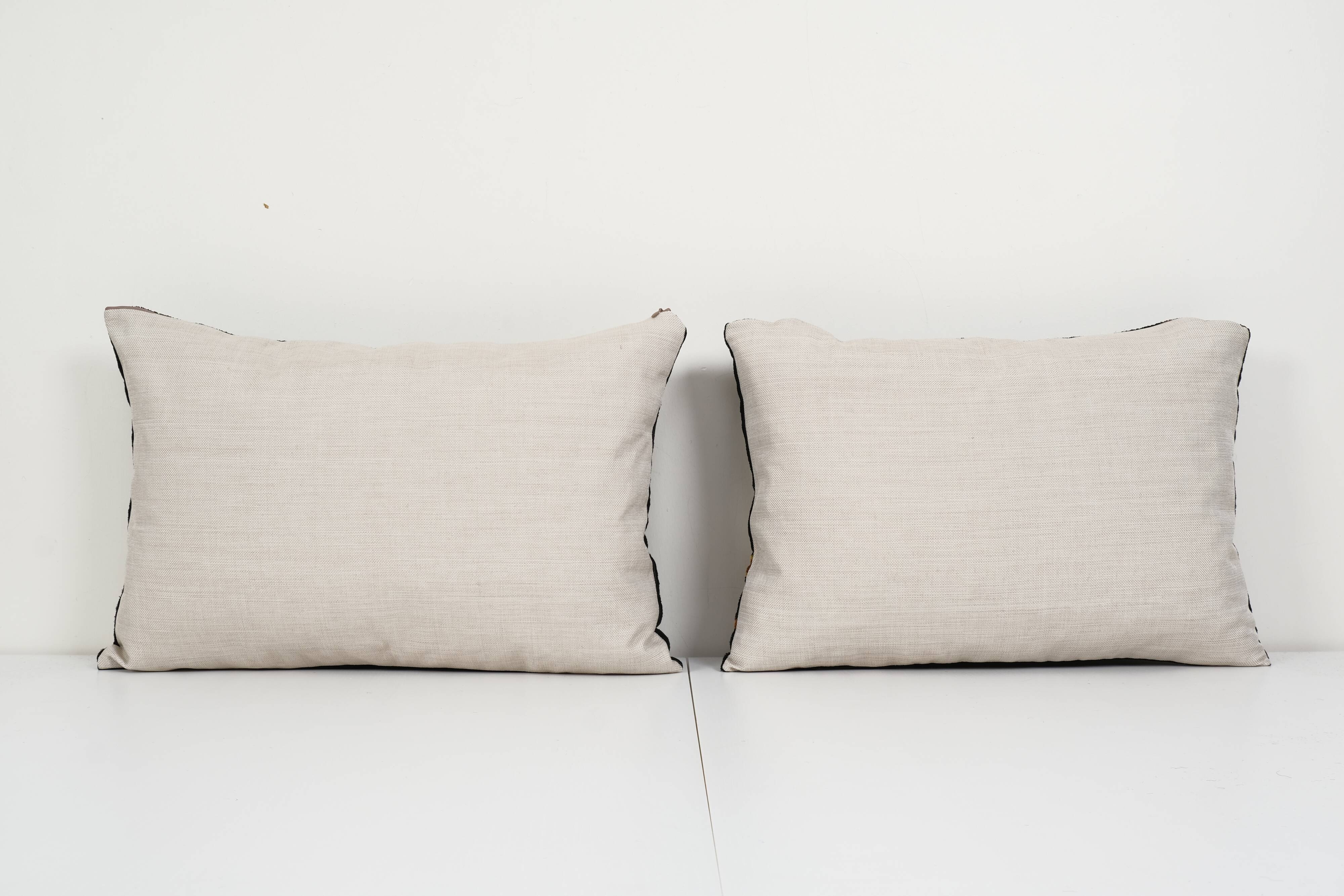 Set Ikat Leopard Velvet Pillow