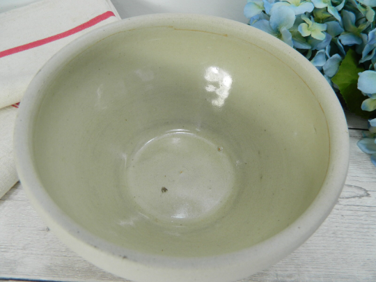 Stoneware kitchen bowl