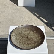 Plat en céramique vert indonésien D:26,5