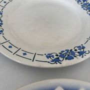 Lot of 4 antique earthenware plates from 1950, Saint Amand - plates bl