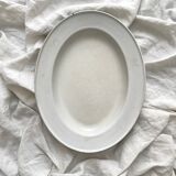 Plat ovale en tôle émaillée blanc et bleu marbré vintage