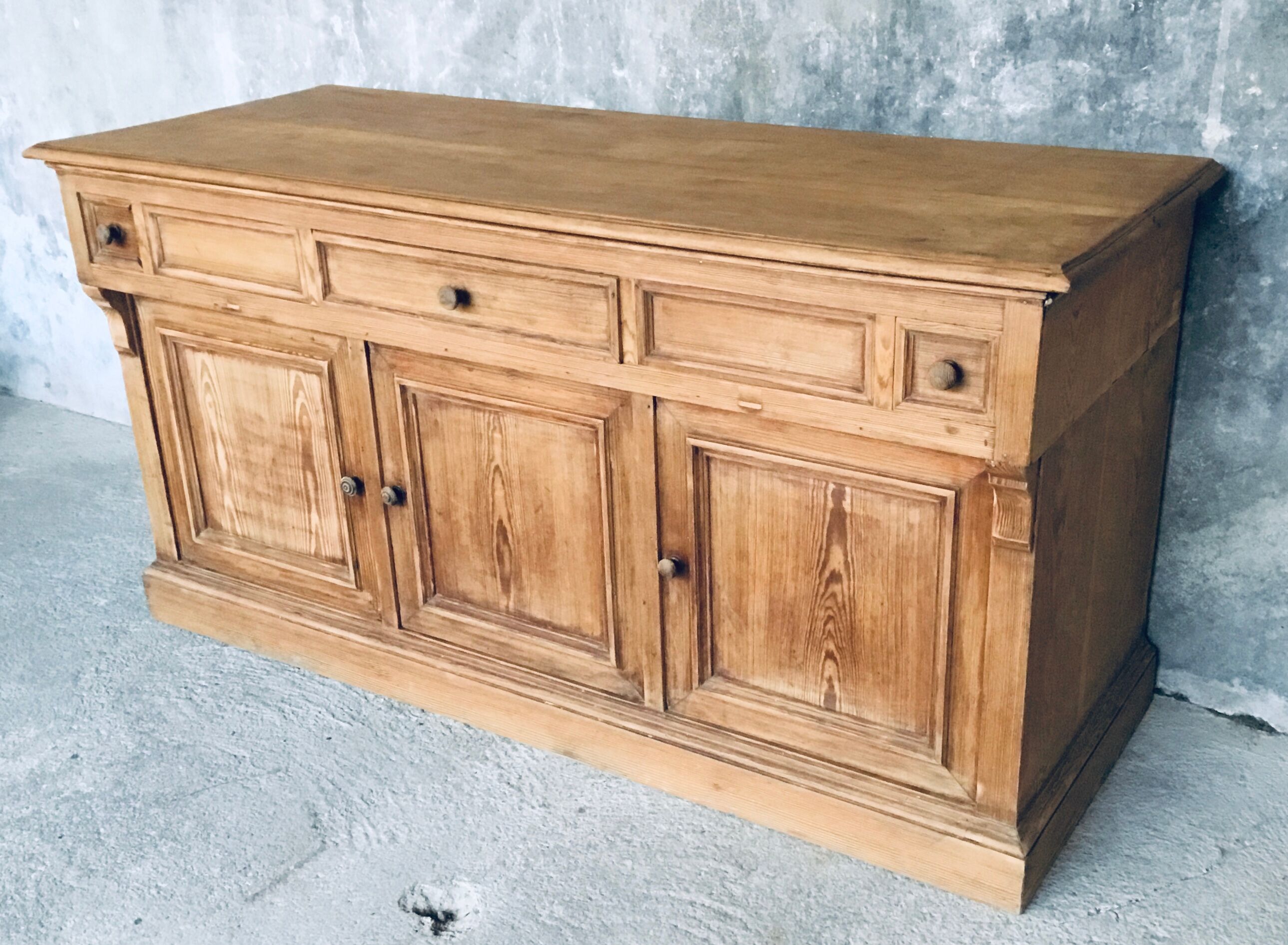 Counter or low sideboard in solid wood - craft furniture