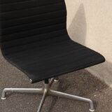 Eames office chair for Herman Miller EA 106