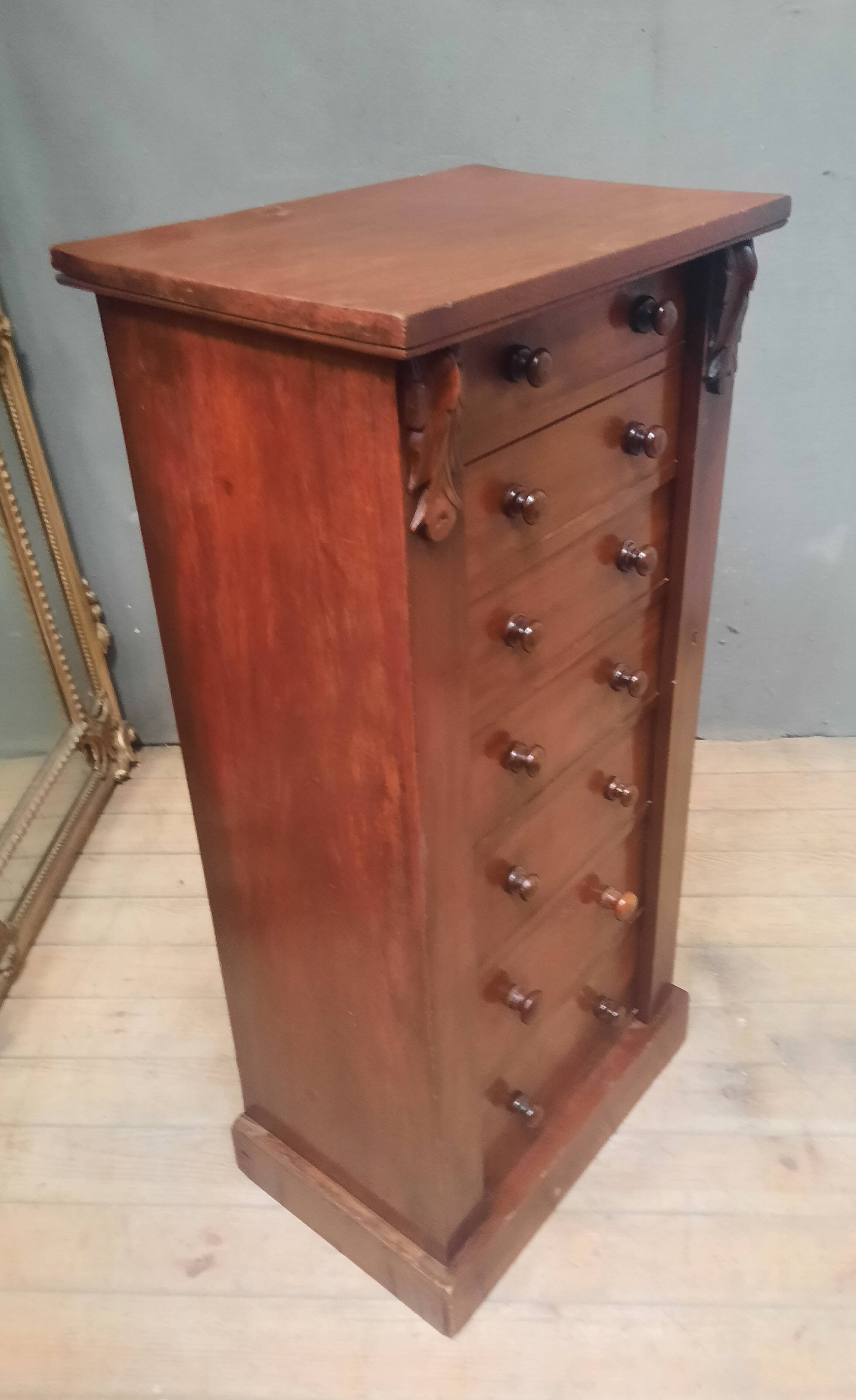 Mahogany veneer seminar