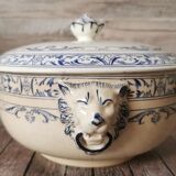 Souptureen heads of Lions Colbert Creil and Montereau