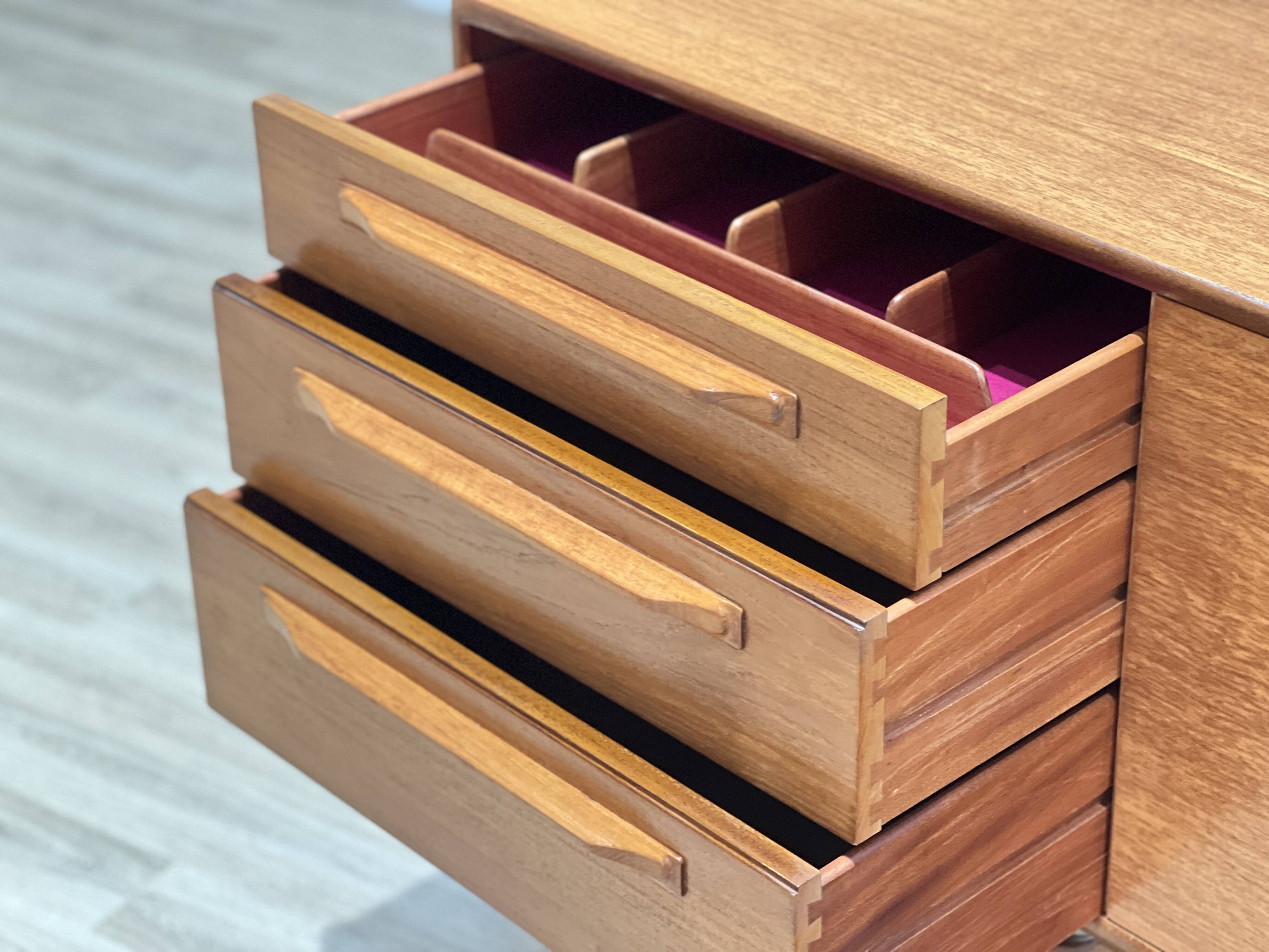 Buffet en teck par Beithcraft