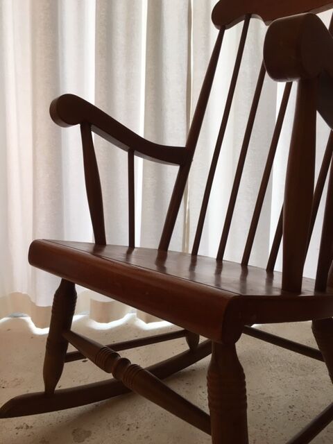 Rocking chair in blond wood