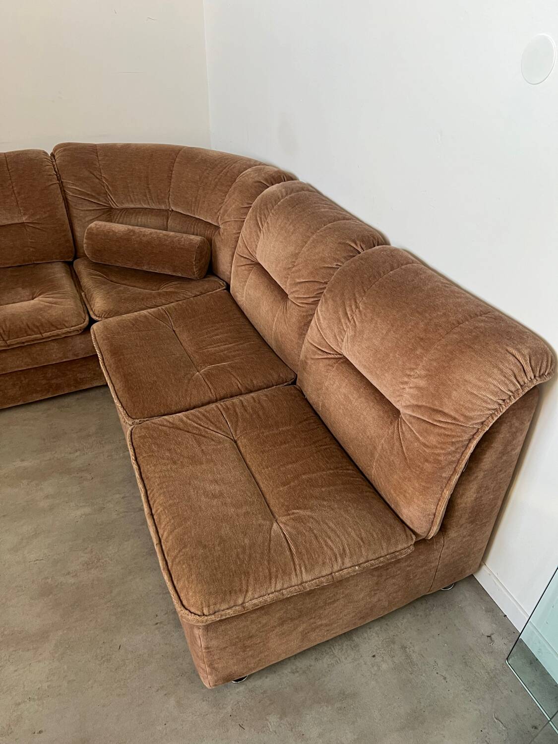 Old vintage modular corner sofa in designer velvet from the 70s/80s 4 elements