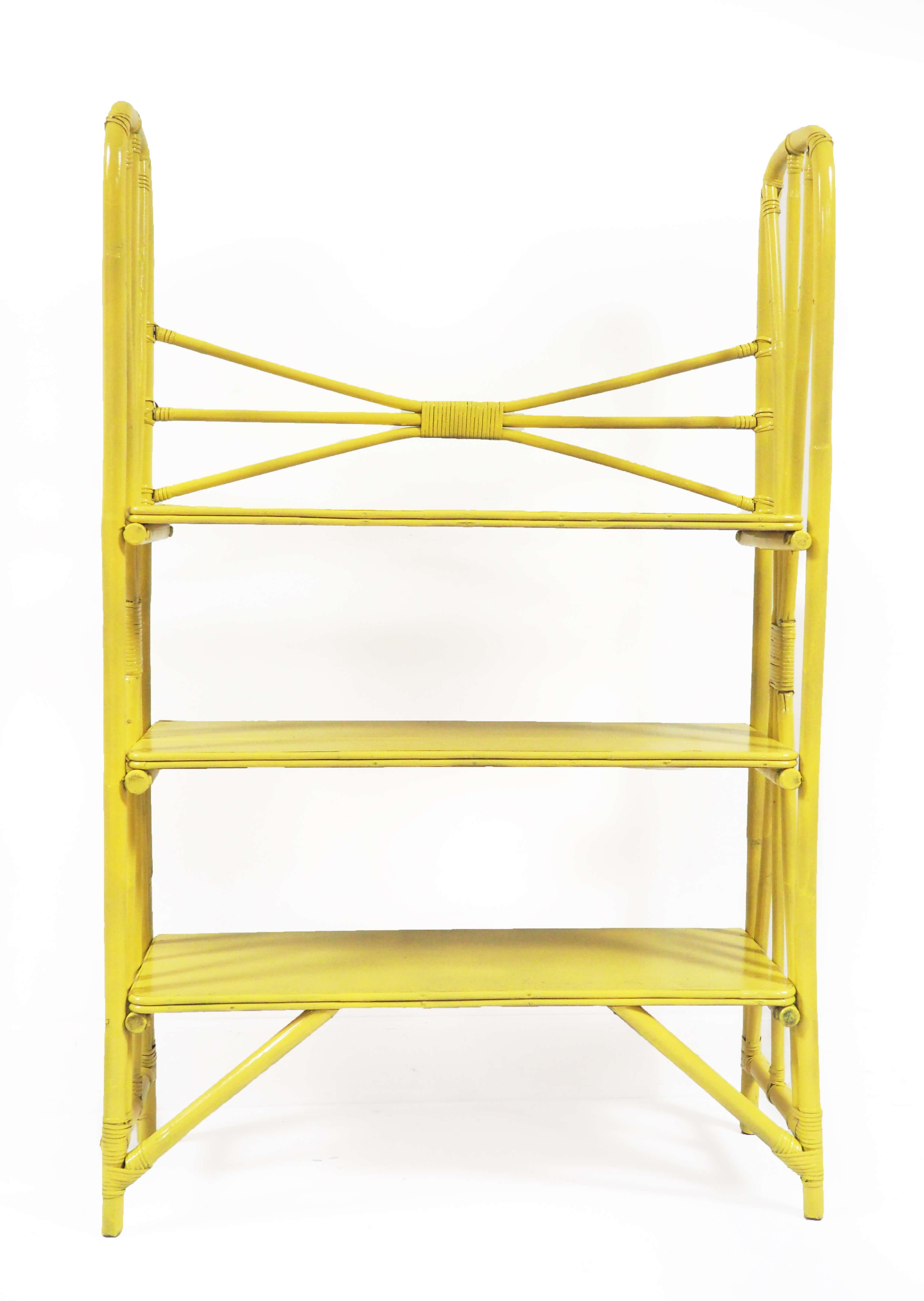 Etagères rotin jaune