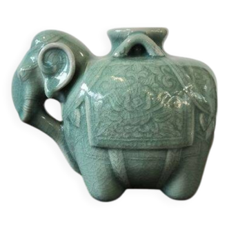 Vase en céramique éléphant