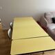 Table en Formica avec 4 chaises