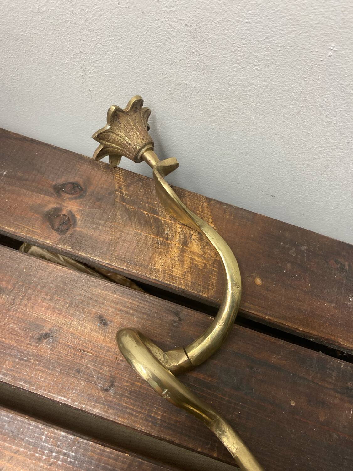 Wall candle holder, cobra shape, solid brass