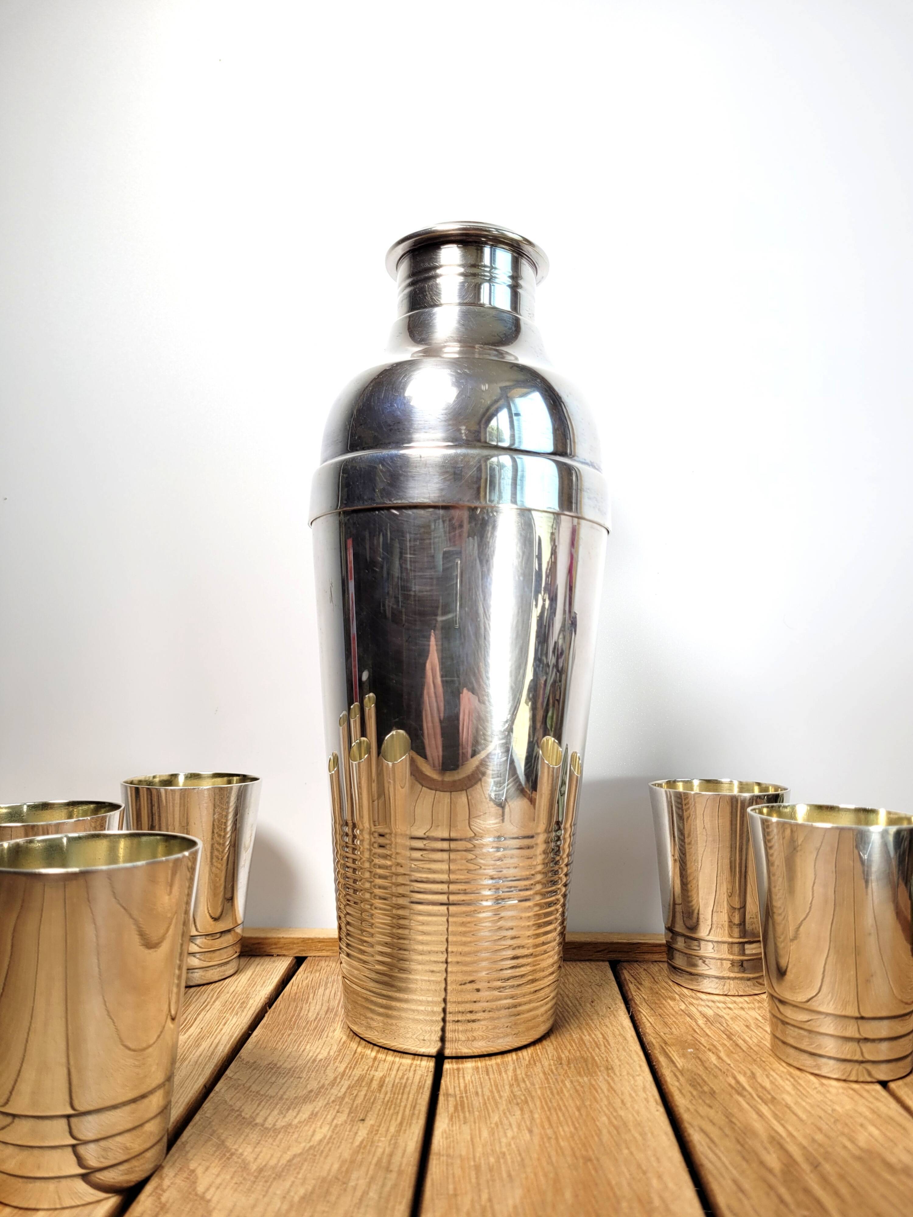 Cocktail shaker Undulations Christofle Gallia 1935 by Luc Lanel