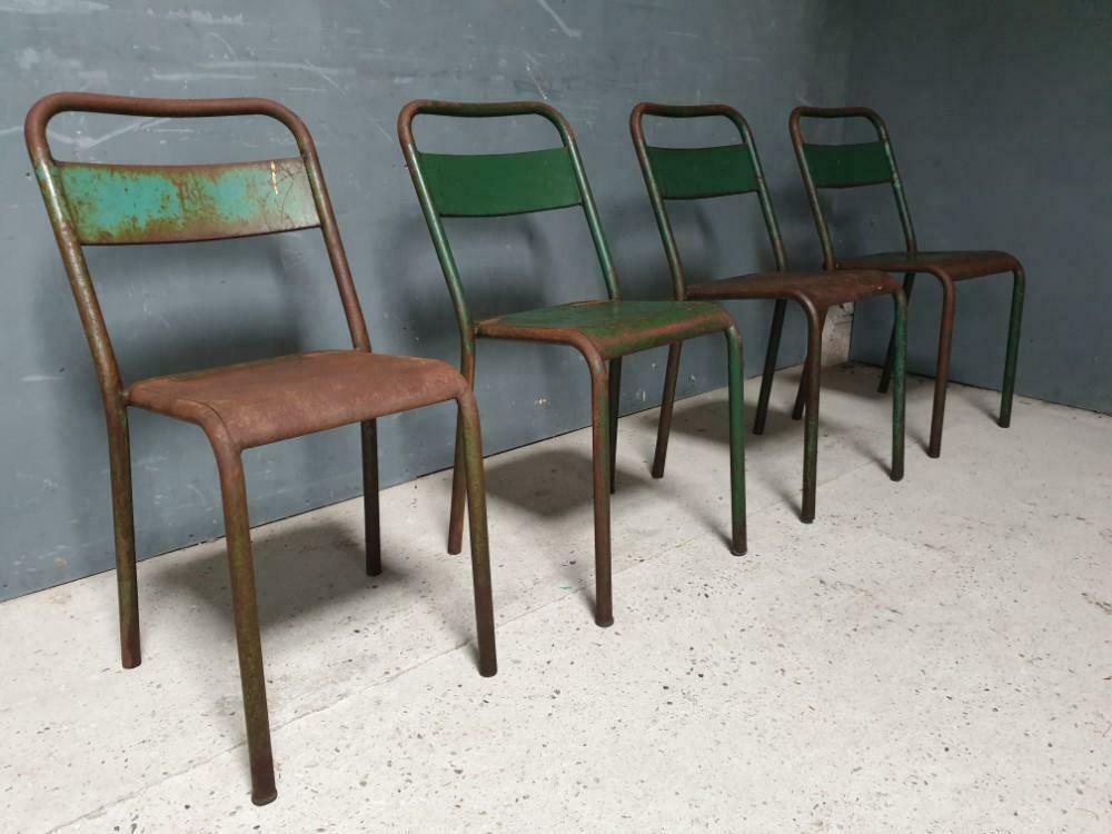 Vieille chaise verte français chaise d'usine de fer