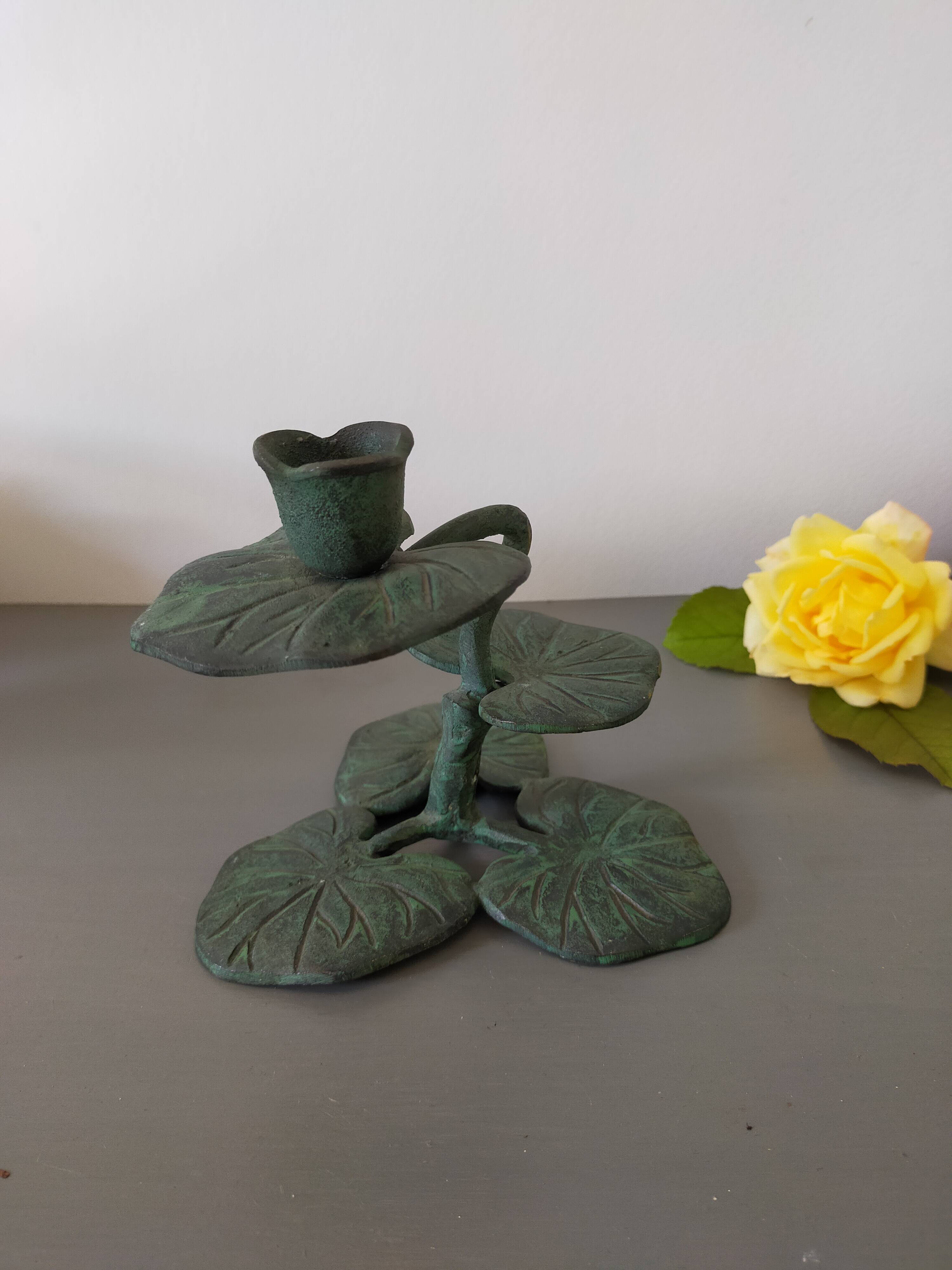 Ivy leaf design candle holder in green patinated metal
