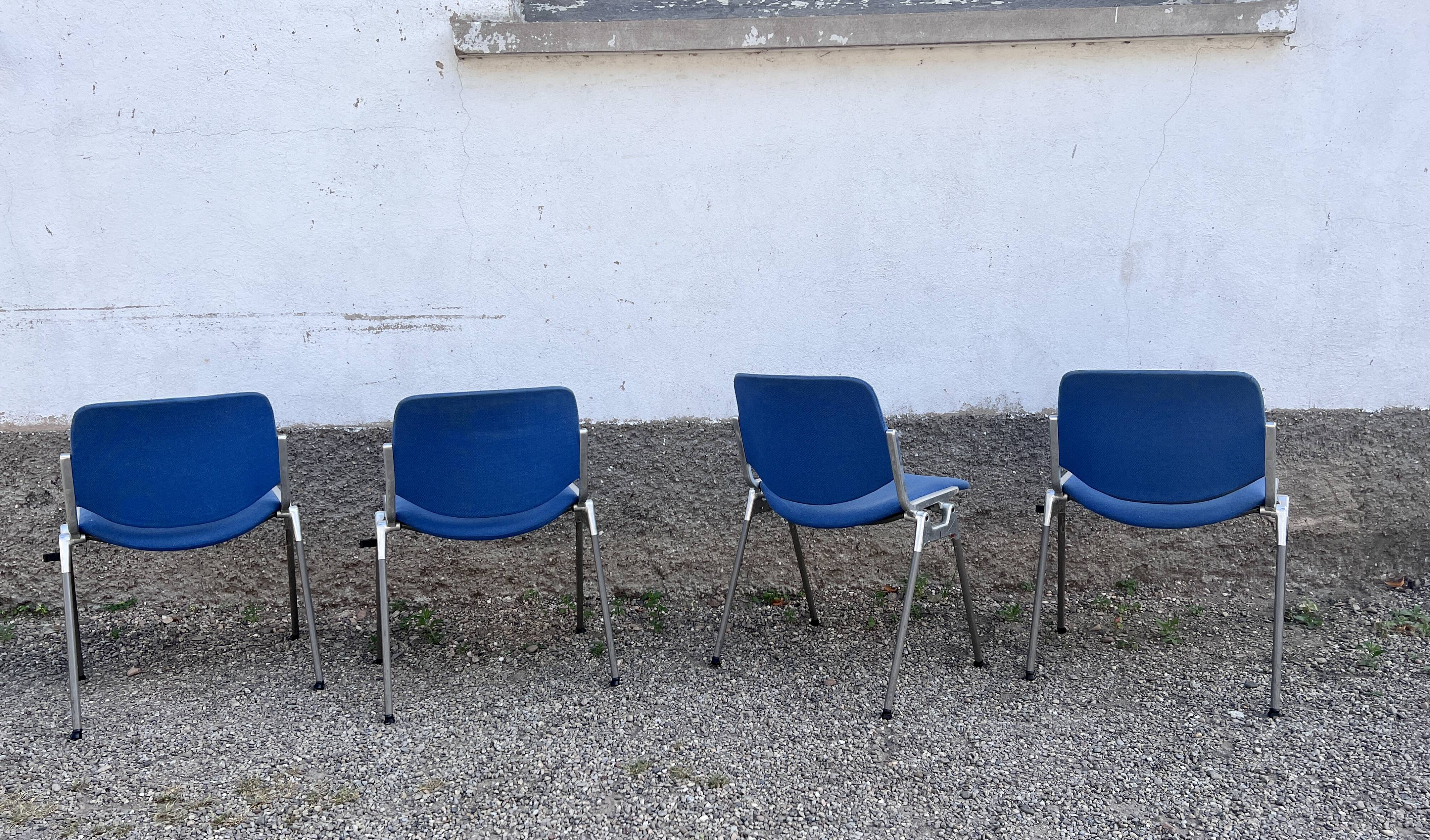 Série de 40 chaises de G. Piretti pour Castelli Anonima Castelli, Italie, années 1970