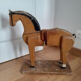 Cheval en bois ancien