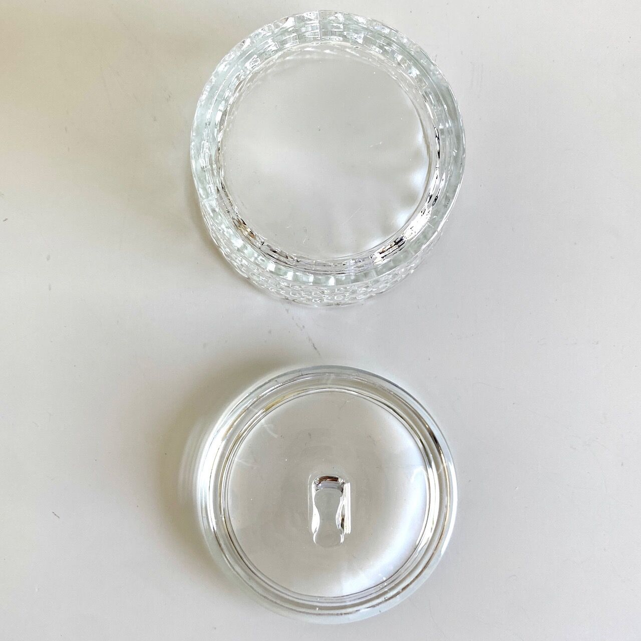 Bol de sucre en verre pressé