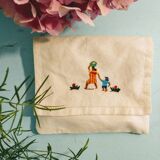 Pocket with 6 embroidered napkins
