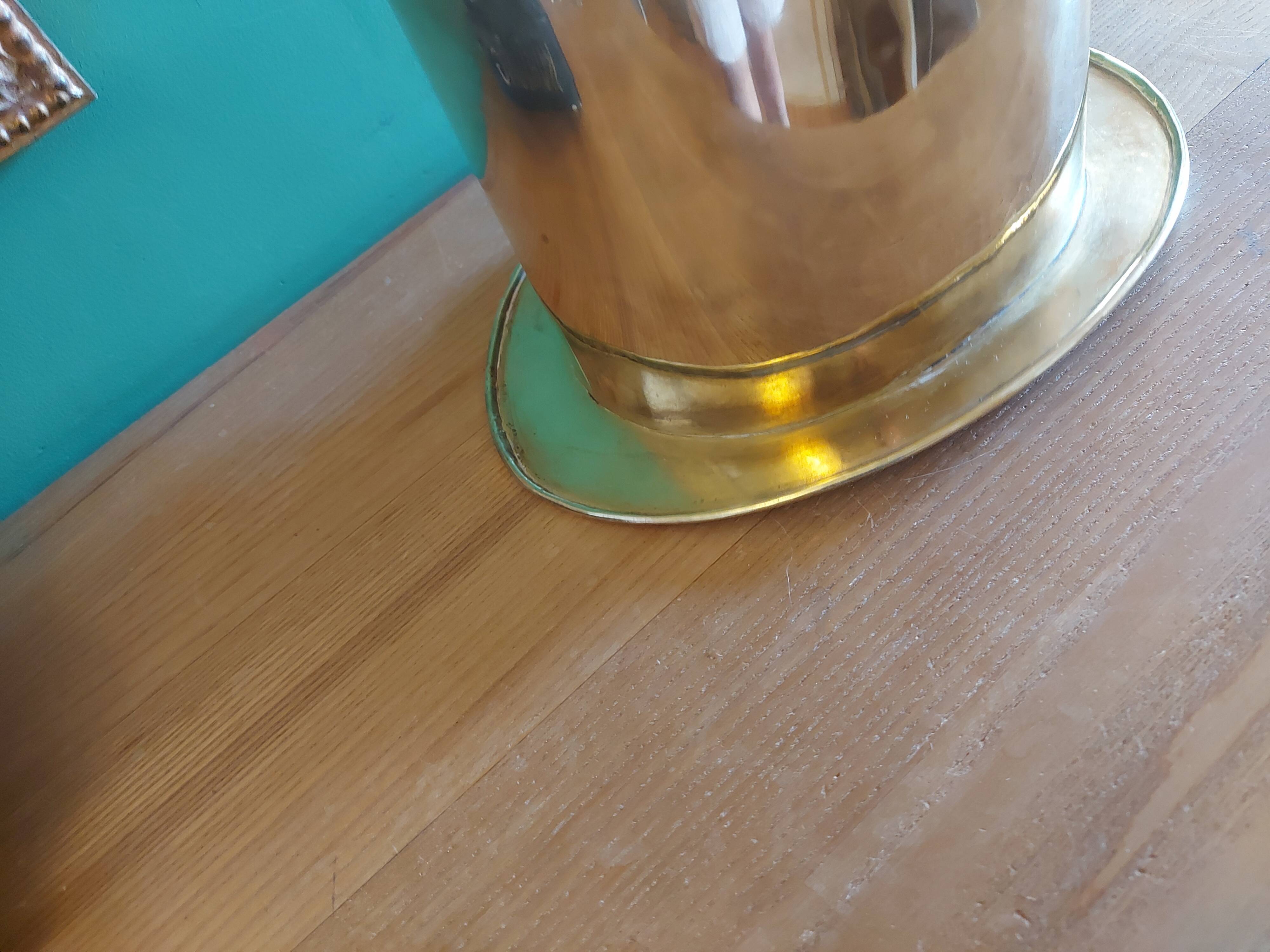 Champagne bucket hat in gilded brass