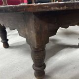 Round coffee table