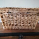 Wicker trunk