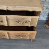 Crossbow chest of drawers