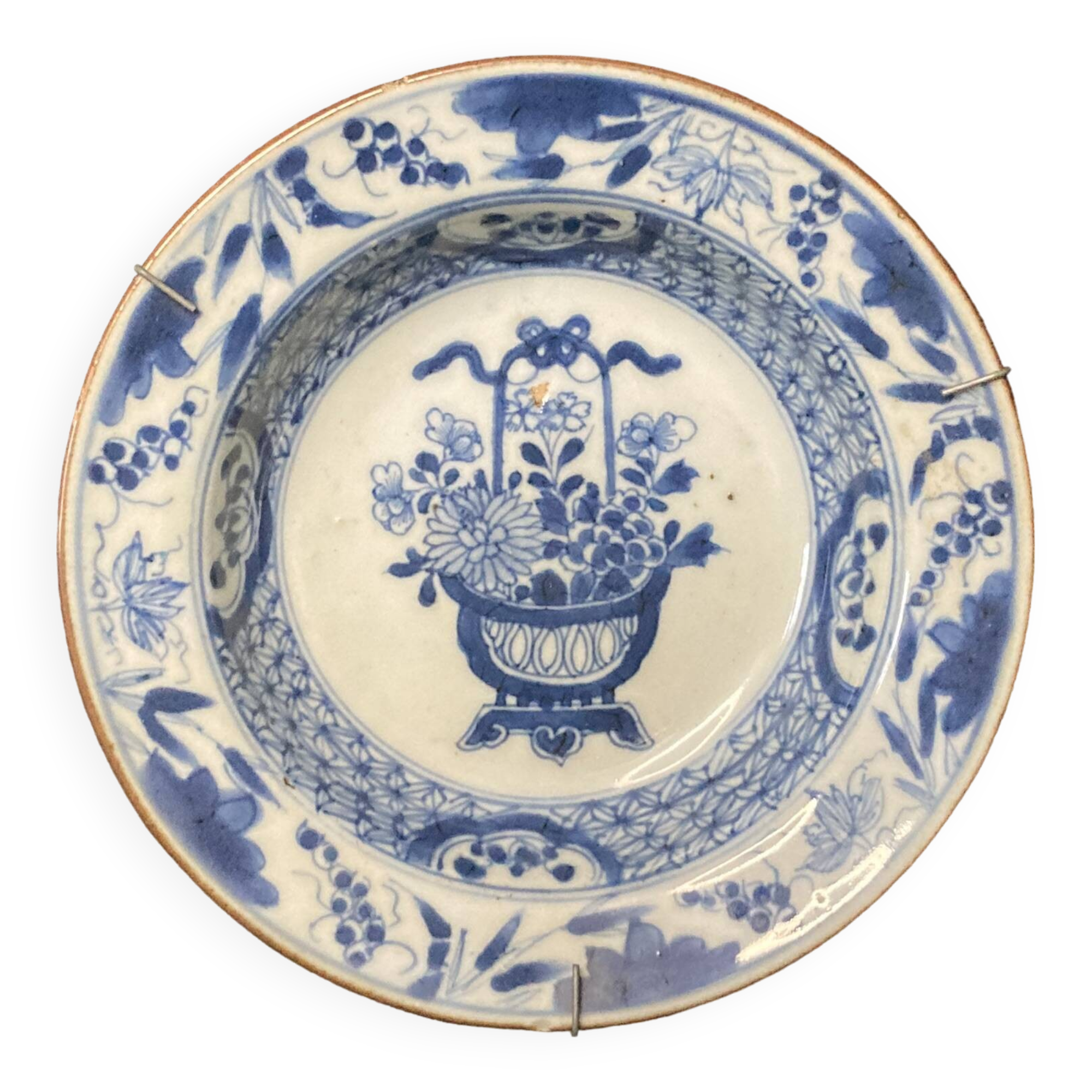 China, 18th century blue and white porcelain soup plate