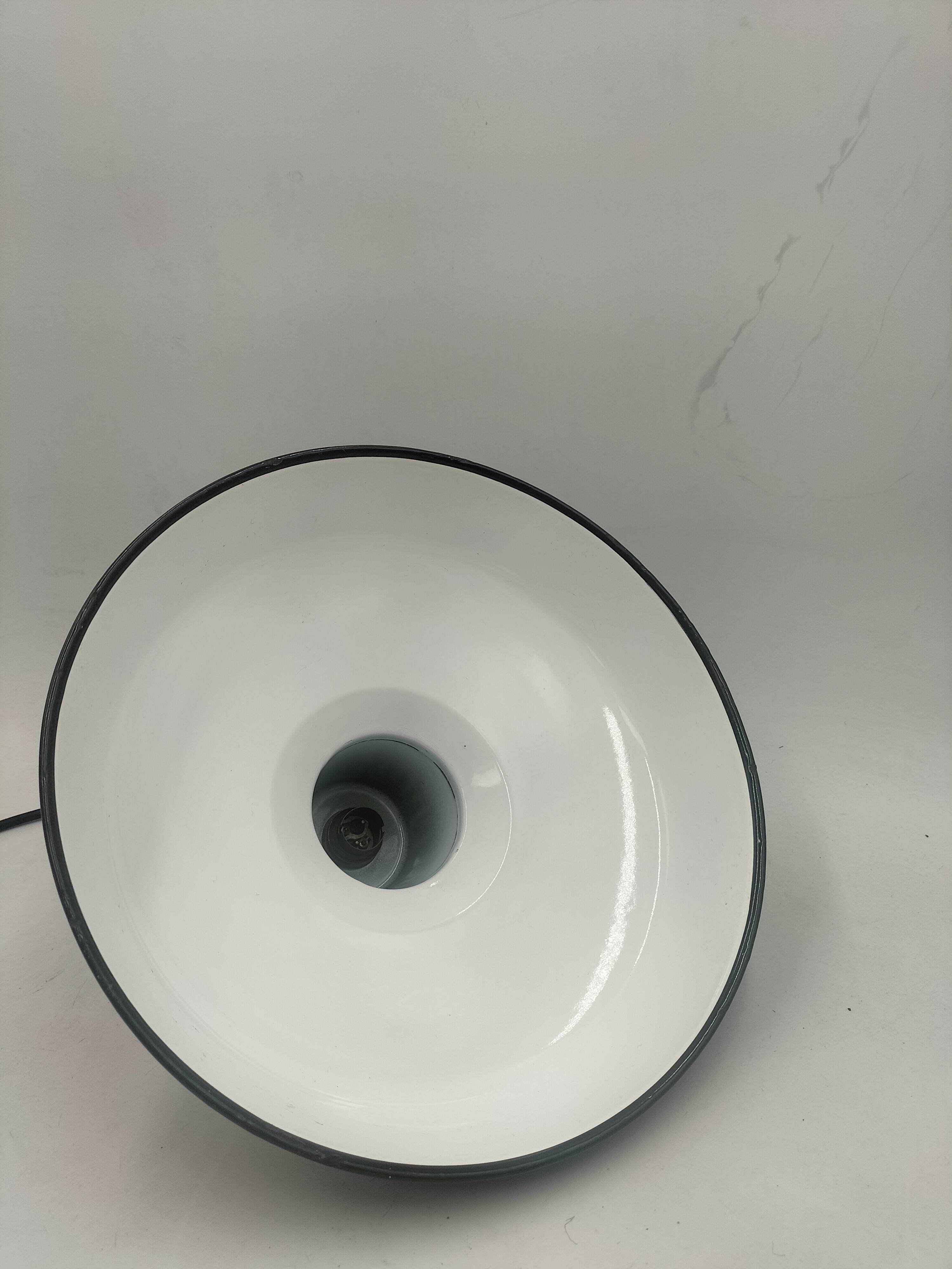 Enamelled sheet metal pendant light
