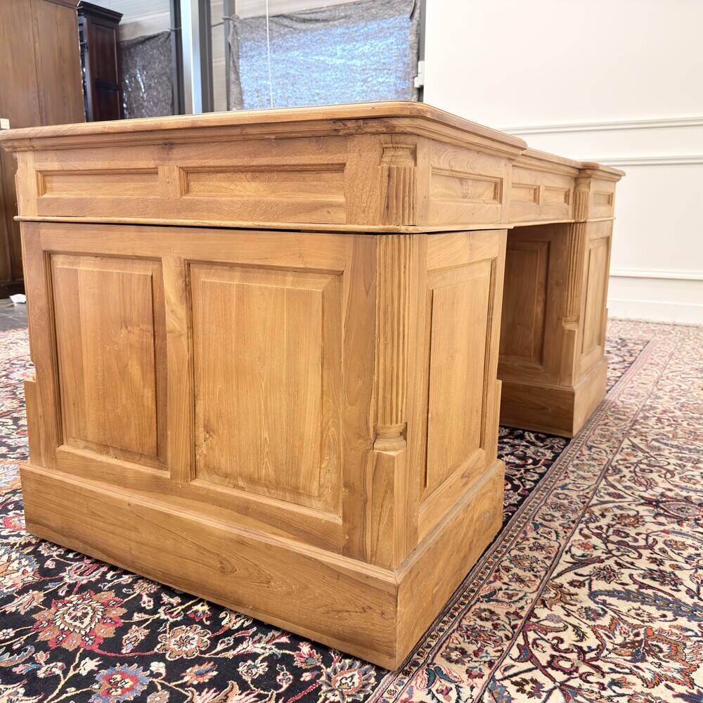 Bureau en teck anglais classique avec cuir marron