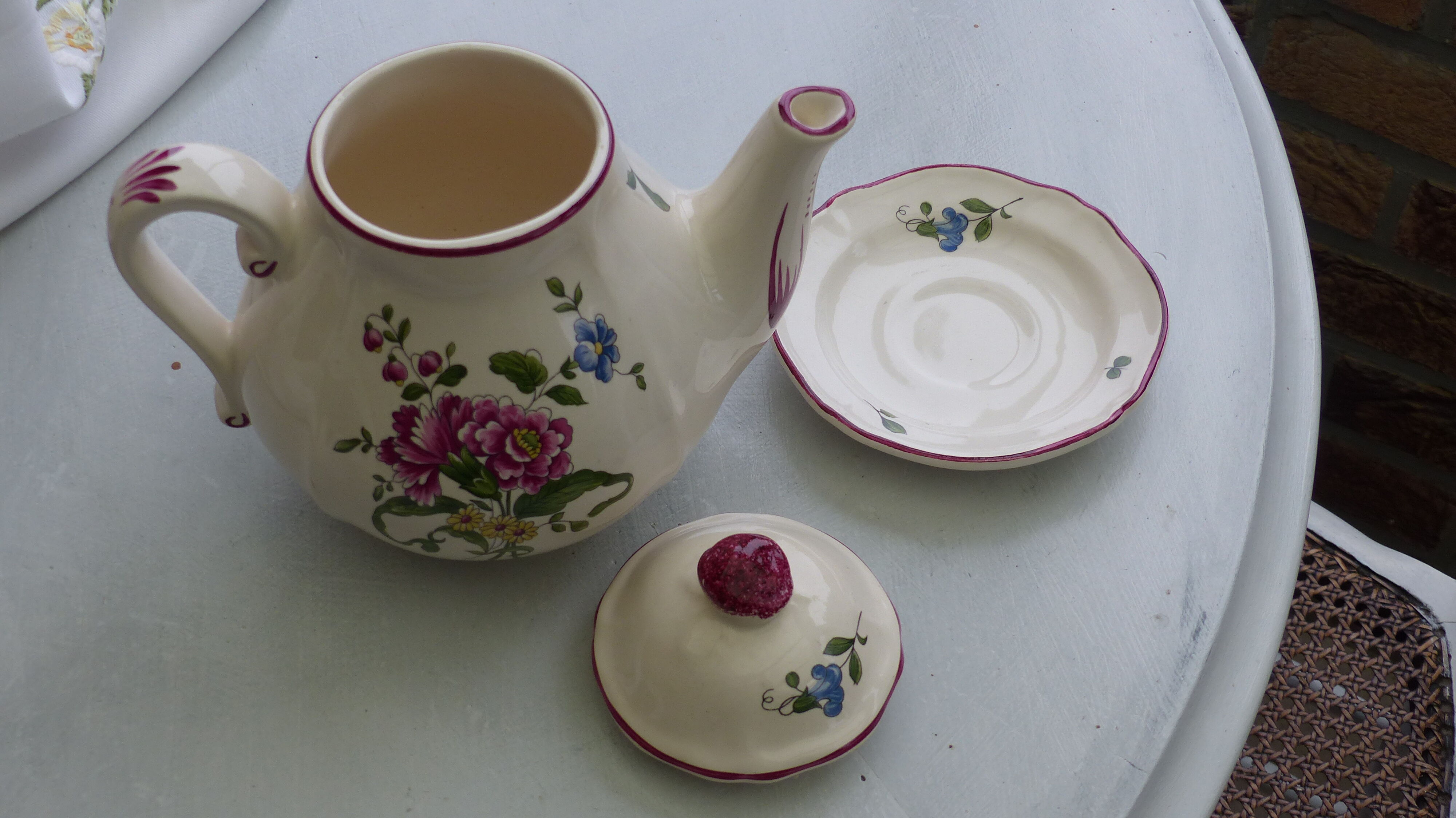 Teapot with saucer