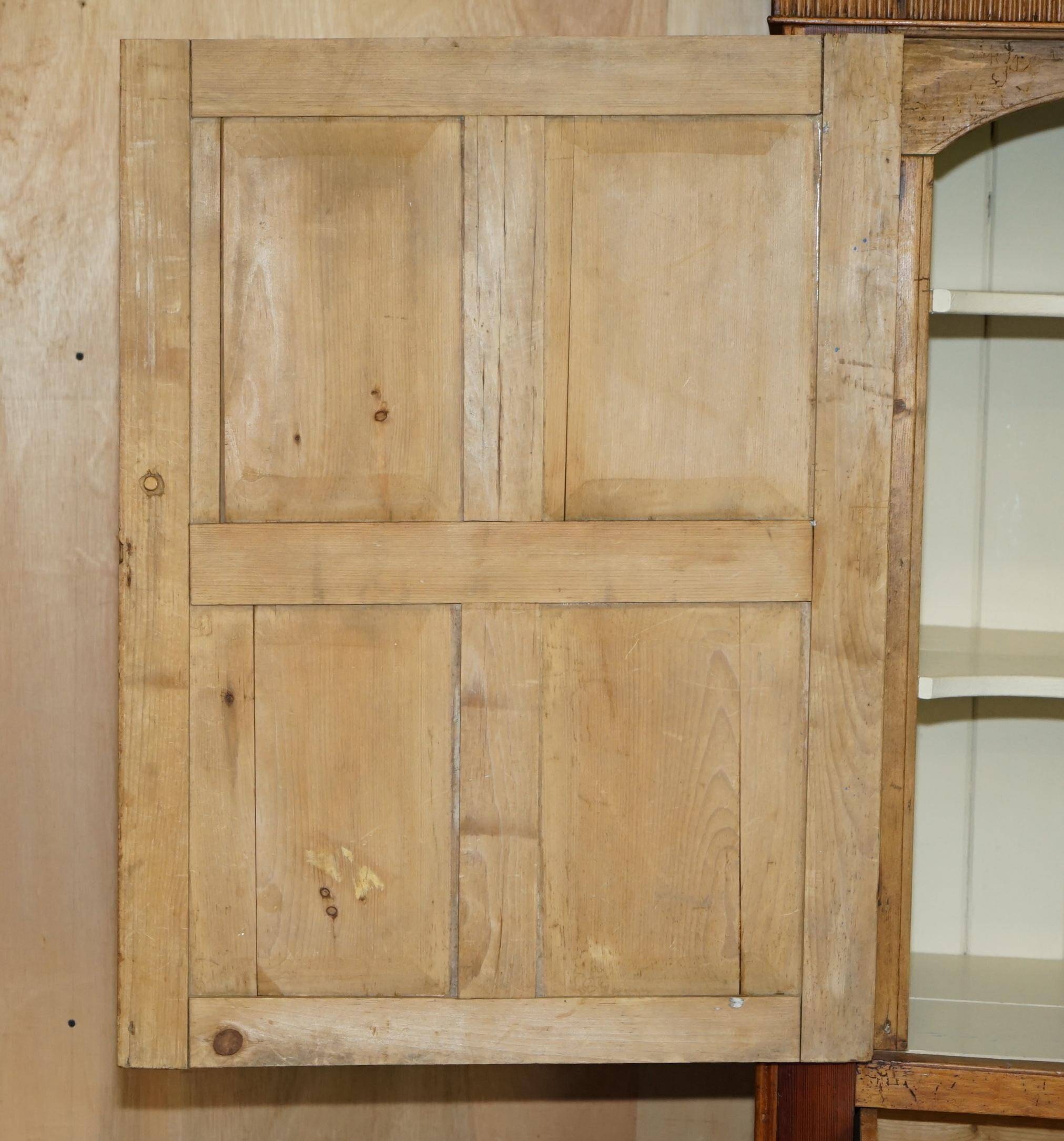 Armoire géorgienne en pin, environ 1780
