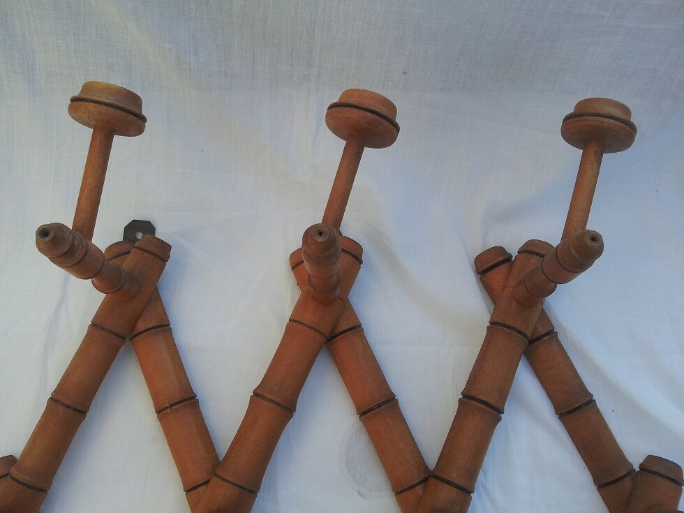 Portemanteau extensible en bois