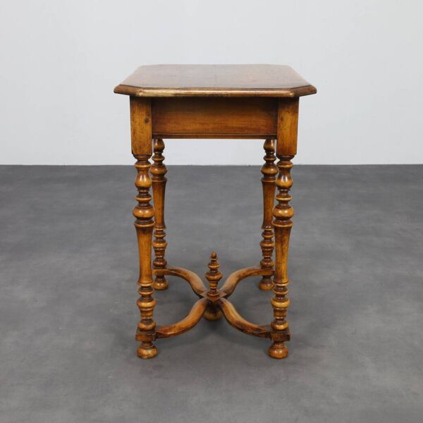 Table d'appoint néobaroque avec tiroir, vers 1890-1920