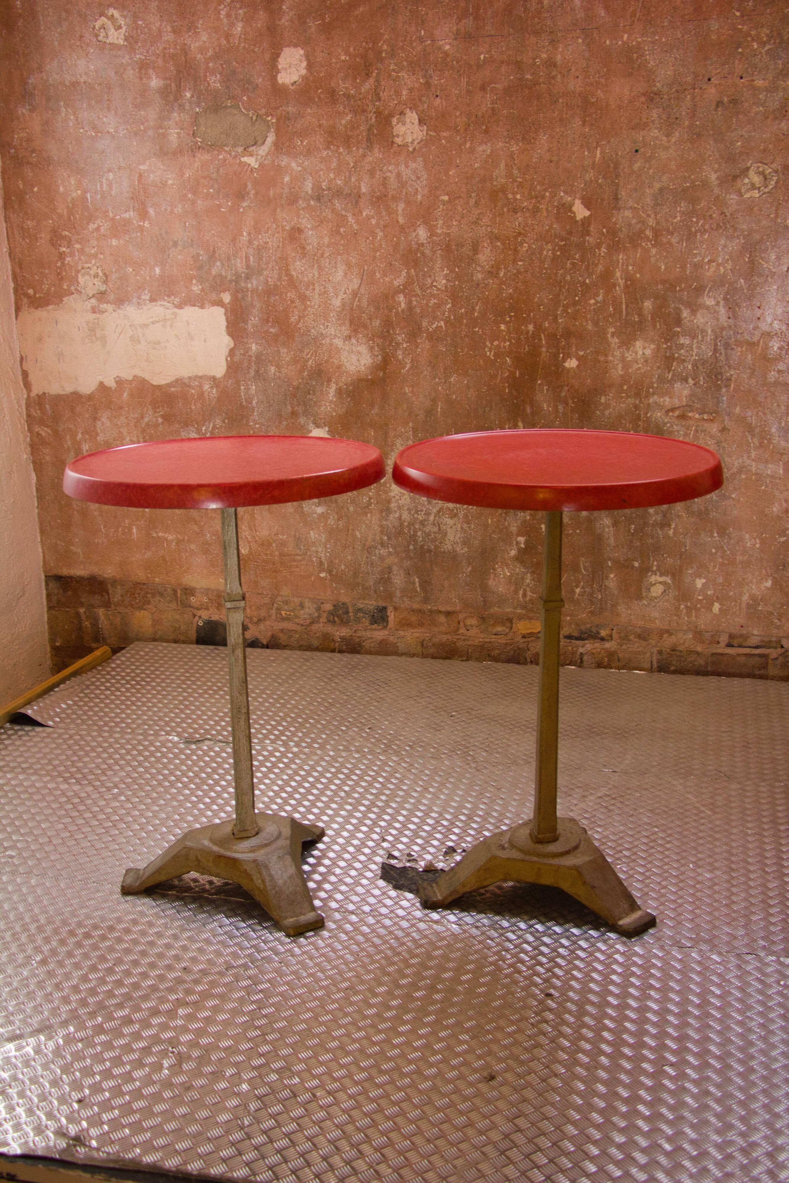 Table bistro bar round Formica red