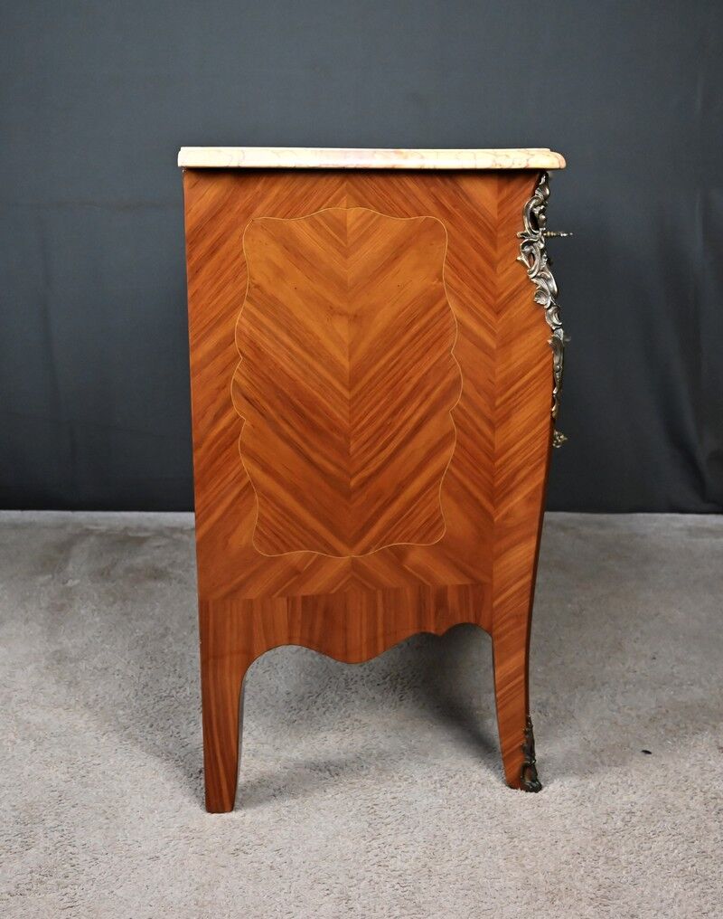 Commode en marqueterie de bois de rose, style Louis XV – 2ème partie XXe