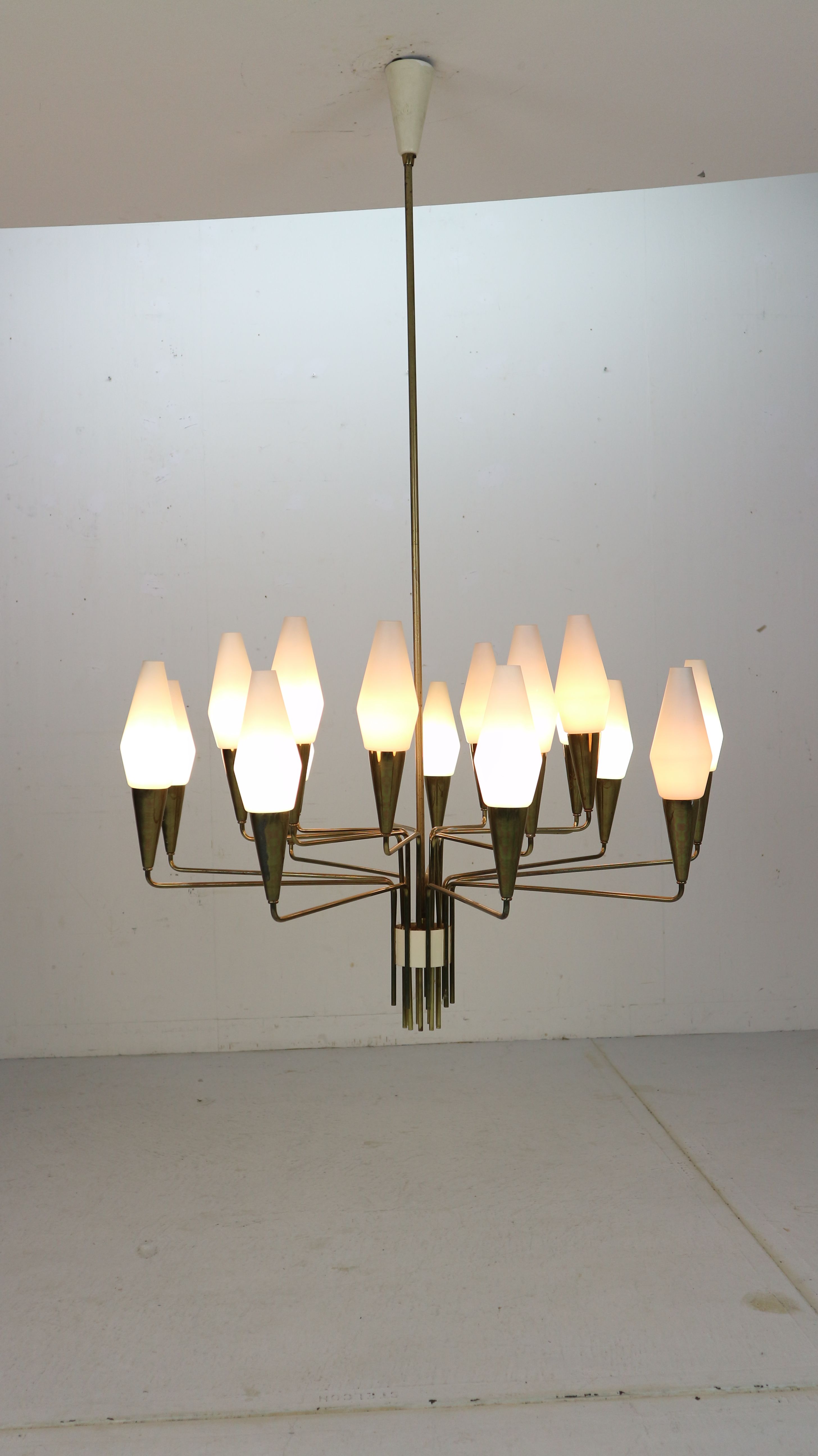 Italian mid-century modern brass and opaline glass chandelier, 1960