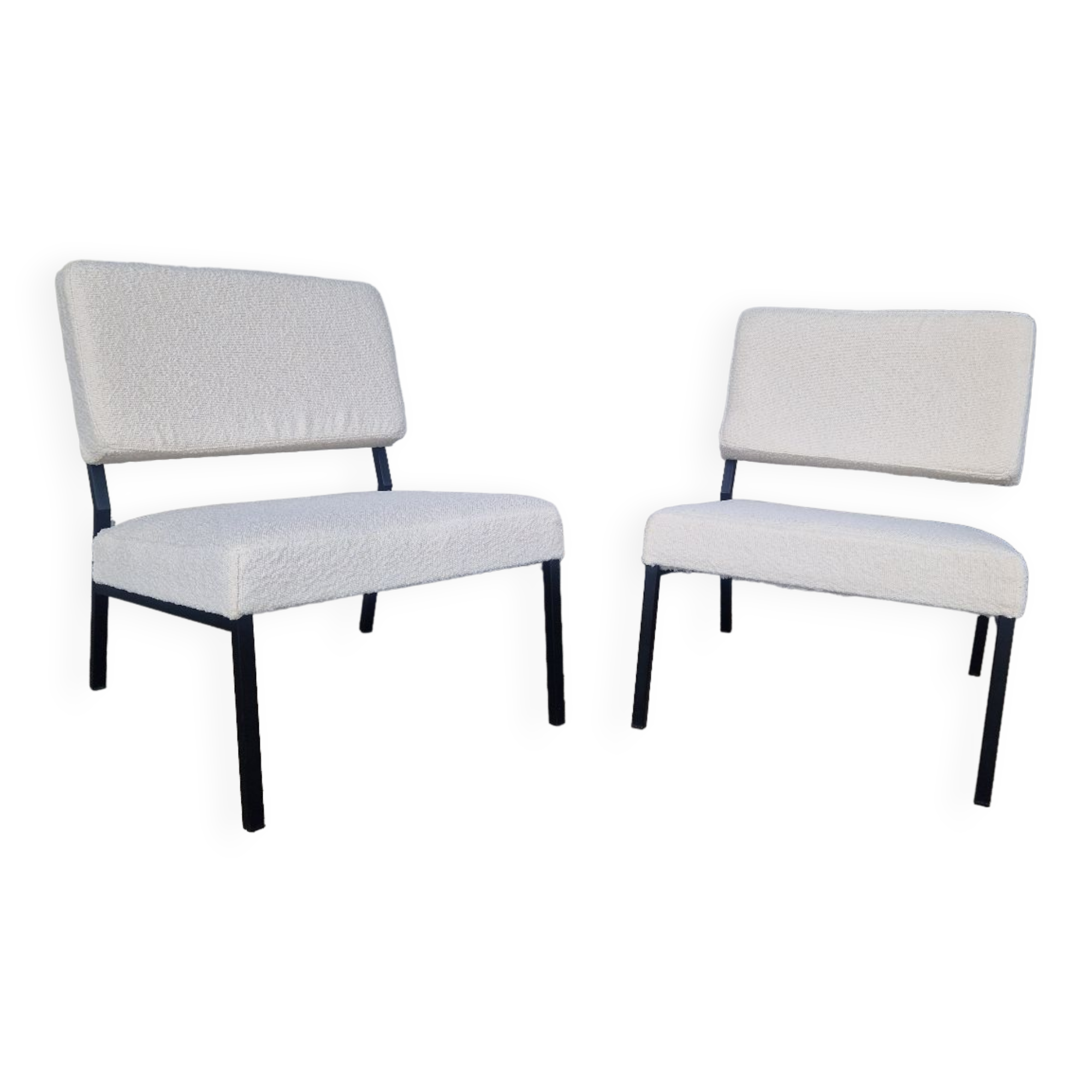 Paire de Fauteuils Fireside en métal et tissus bouclette par Pierre Guariche pour Airborne, 1960