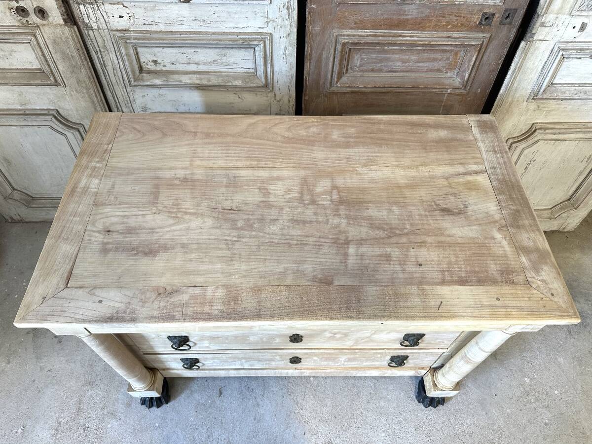 Commode returned from Egypt, bleached around 1800.