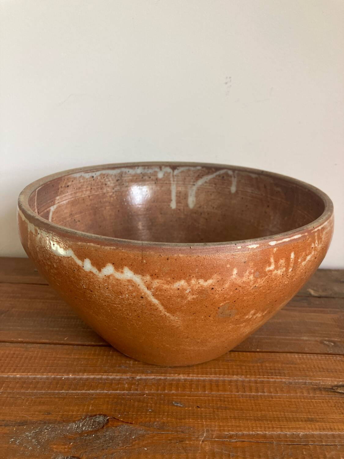 Stoneware salad bowl